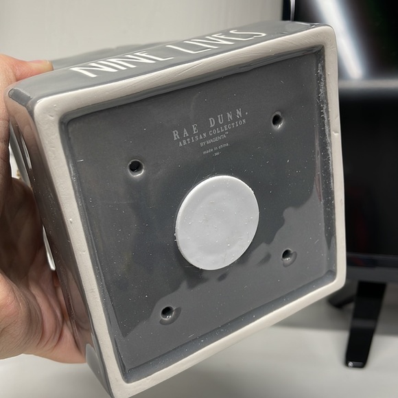 TOMBSTONE BIRDHOUSE "NINE LIVES" - tomb - RAE DUNN - Picture 10 of 11